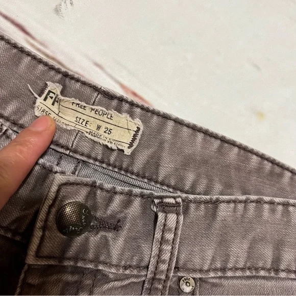 FREE PEOPLE women’s skinny ankle jeans in brown mid rise size 25 euc - Picture 16 of 16